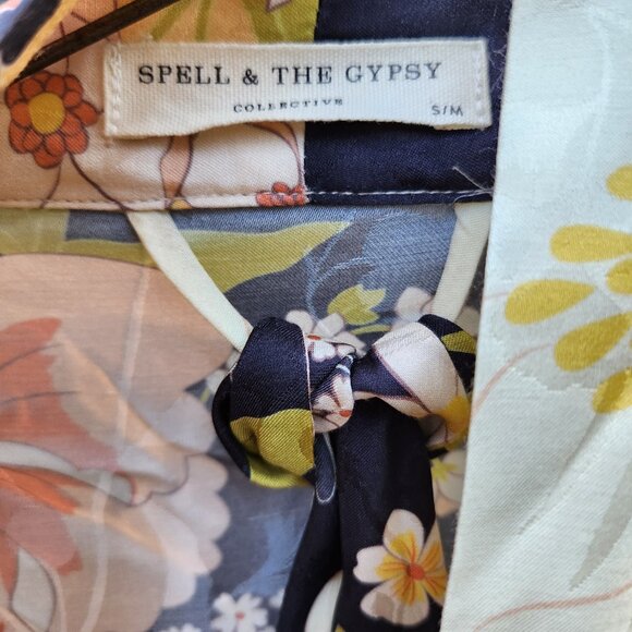 SPELL Collective Tyler Maxi Robe - Picture 2 of 4